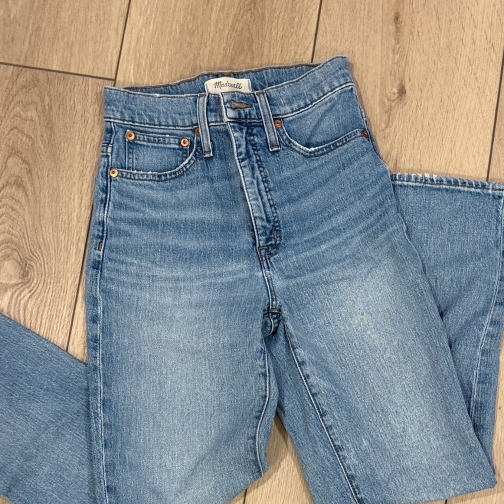 Madewell High-Rise Straight Jeans in Light Blue Wash